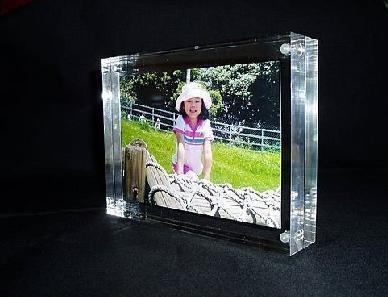 Beautiful Shape Clear Acrylic Picture Frames With Reasonable Price